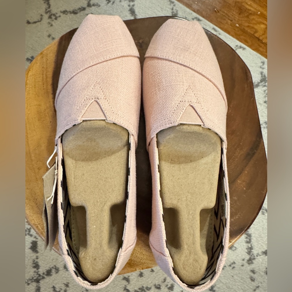 NWT TOMS Alpargata Slip-On Cloud Pink Heritage Canvas Size: 8.5